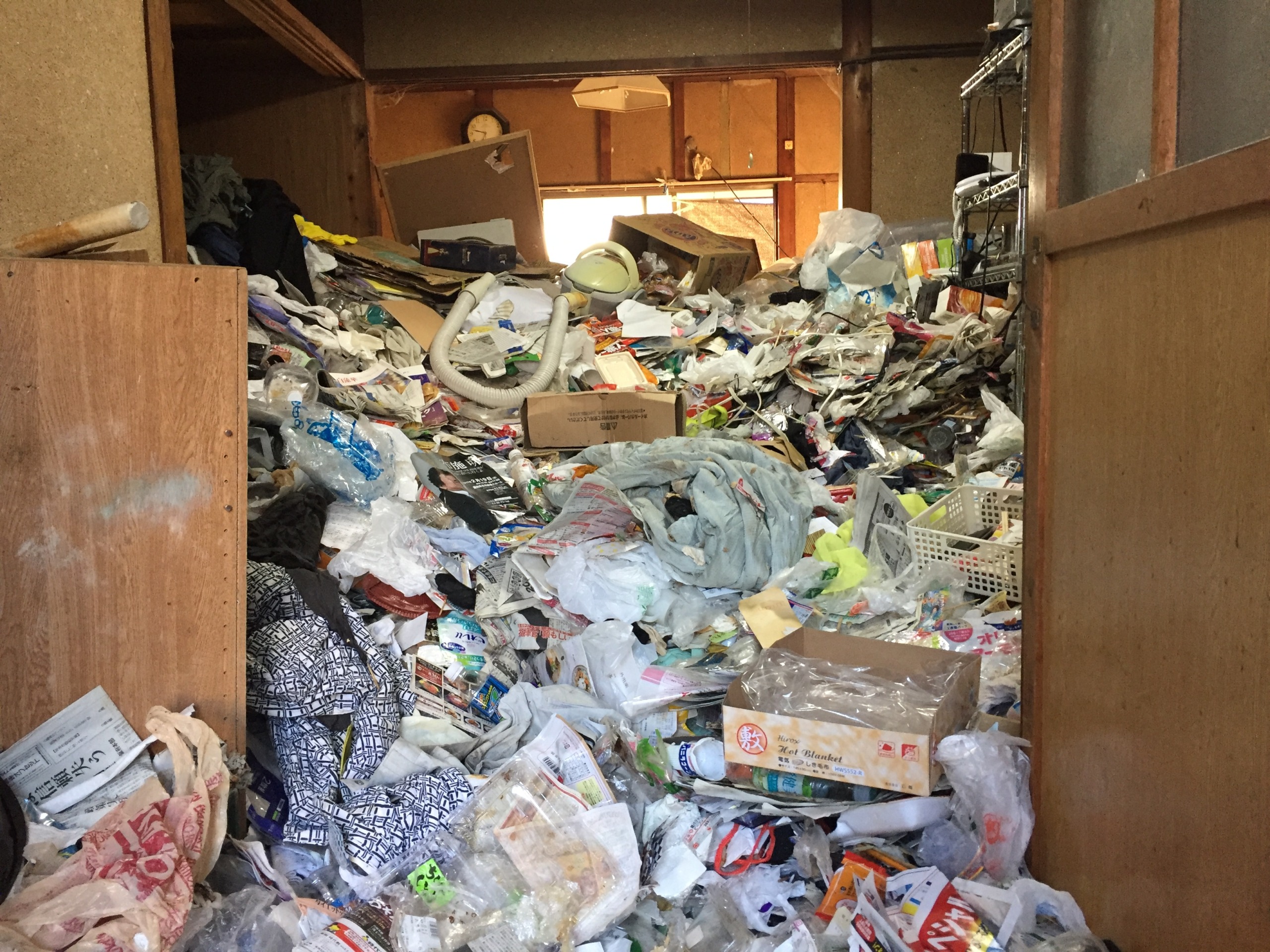 熟練スタッフが多数在籍

ゴミ屋敷に特化した清掃会社