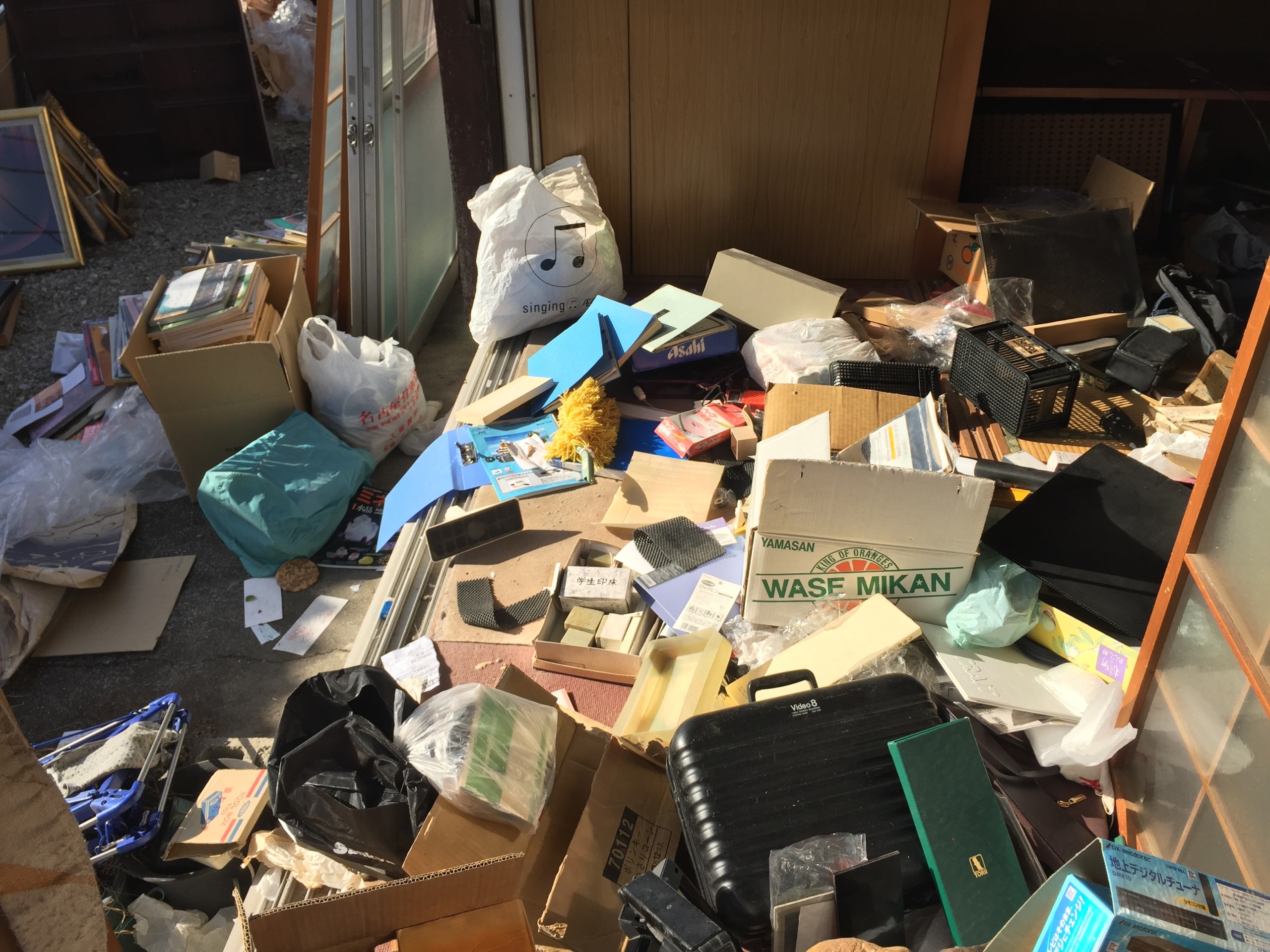 熟練スタッフが多数在籍

ゴミ屋敷に特化した清掃会社